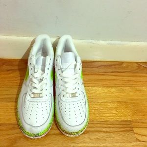 I sell a brand new shoes Air Force 1